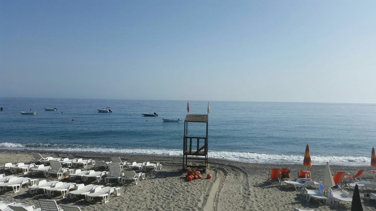 La Perla Jonica Hotel Bova Marina Exterior foto